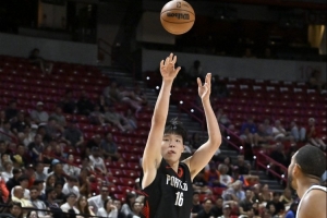 杨瀚森在CBA并不投三分球 但他一直在对这项技术有所练习