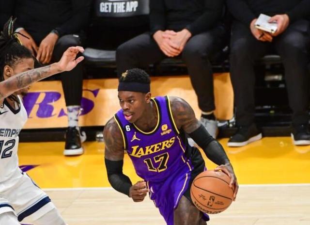 开云登录-湖人终于赢了关键球!施罗德关键抢断打2+1真犀利